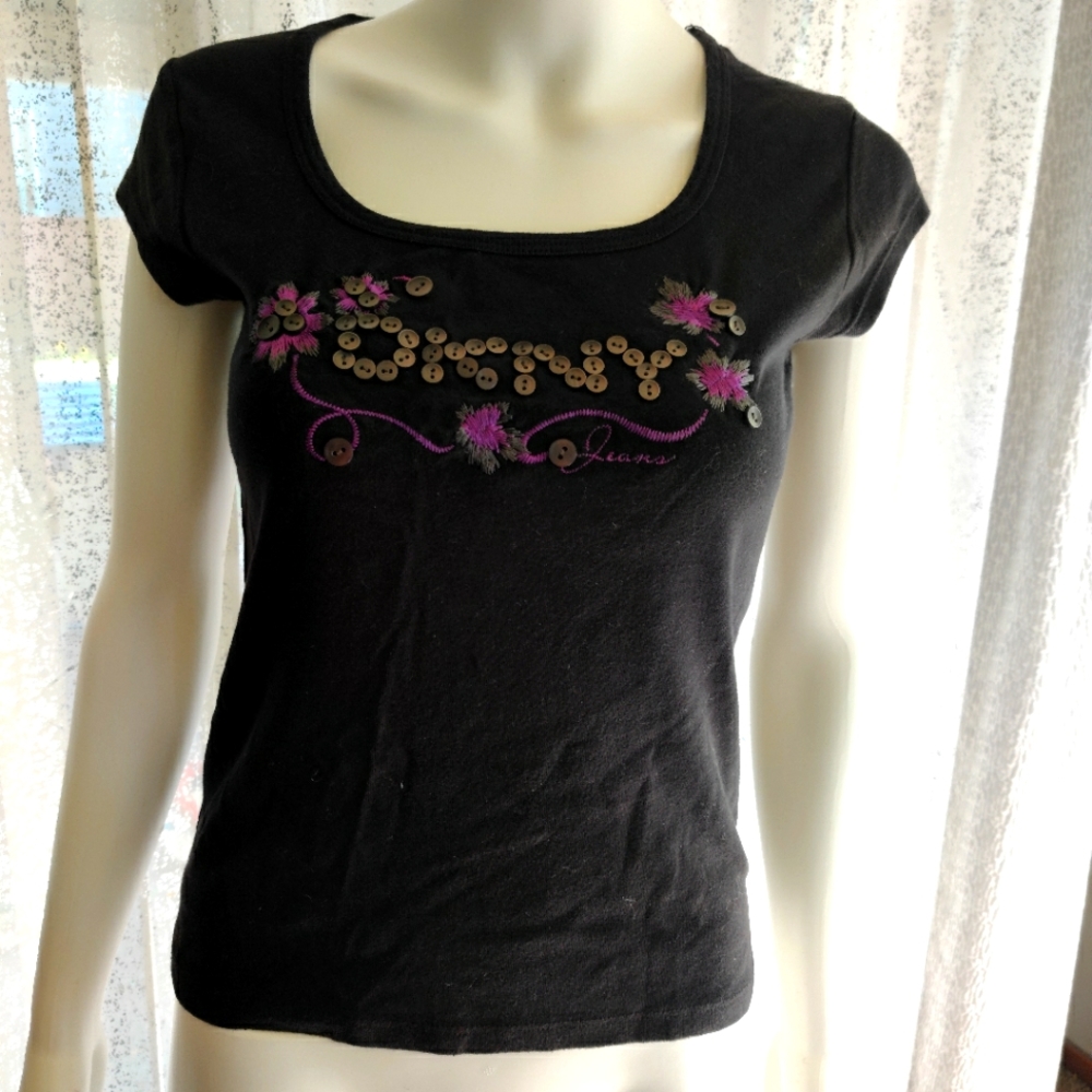 DKNY t-shirt size Medium petite